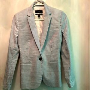 Jcrew  fitted size 2 seersucker navy and white button down blazer